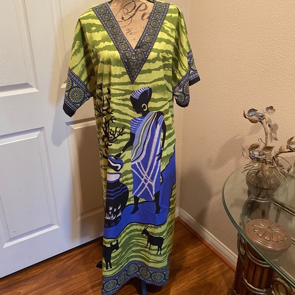 Long Multi colored print Kaftan. - Picture 1 of 4